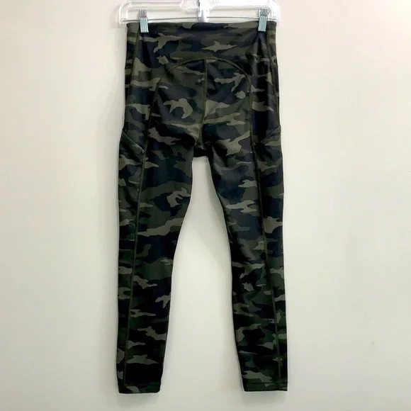 Athleta Women's Ultimate Stash Pocket Camo 7/8 Tight - Picture 2 of 6